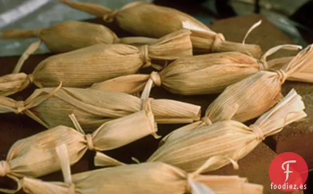 Tamales de Pollo y Maíz Tirados