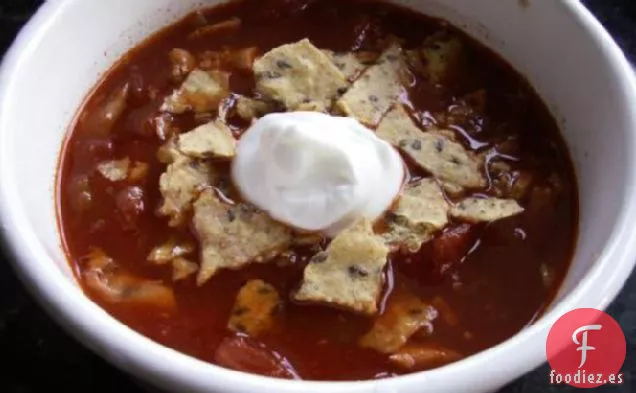 Sopa de Tortilla de Pollo y Olla de Barro
