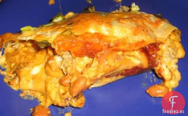Enchiladas de Pollo, Queso y Frijoles Refritos Los sábados por la noche