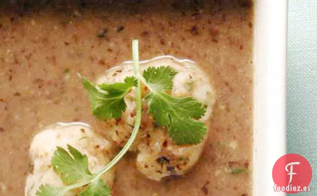 Chochoyones en Sopa de Frijoles Negros