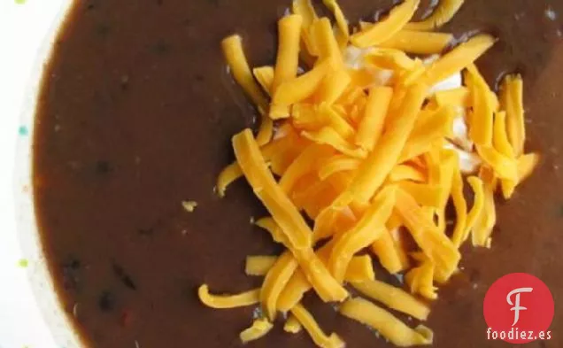 Increíble Sopa de Frijoles Negros en 5 Ingredientes!