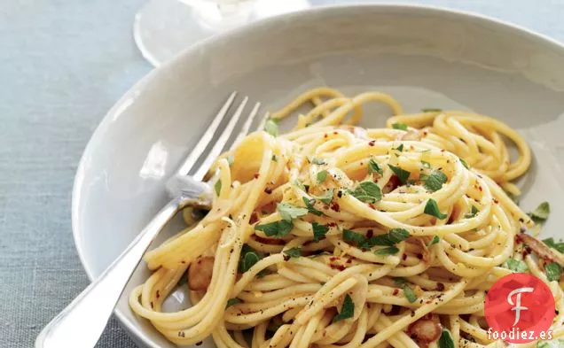 Espaguetis con Carbonara de Anchoa