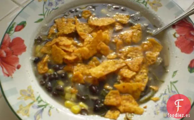 Sopa de Tortilla de Frijoles Negros