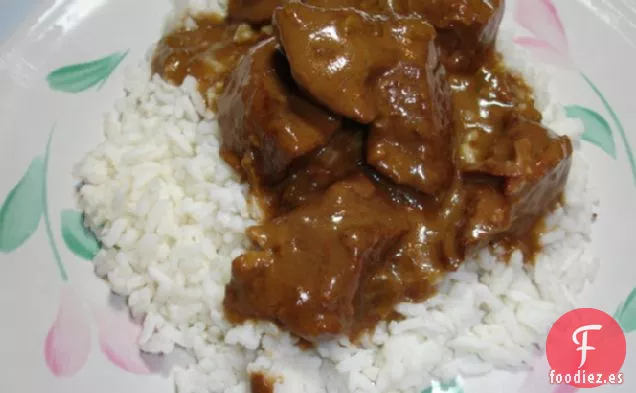 Carne de res y salsa (Olla de barro)