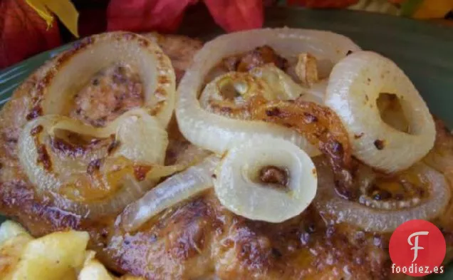 Chuletas De Cerdo Fritas Con Cebolla