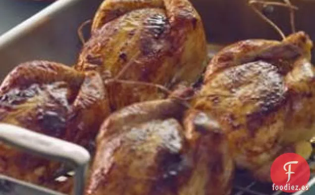 Gallinas De Caza frotadas Con Especias Con Chutney De Dátiles De Ruibarbo