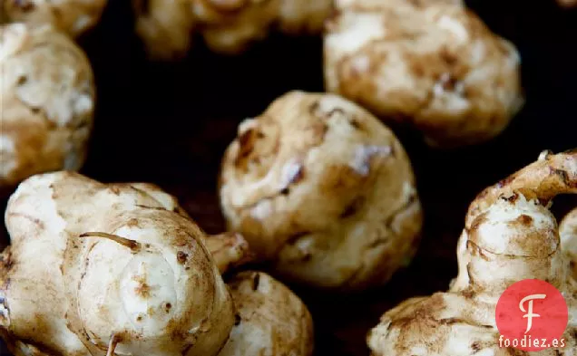 Ensalada De Alcachofa De Jerusalén Al Horno De Heno Y Crema Ahumada