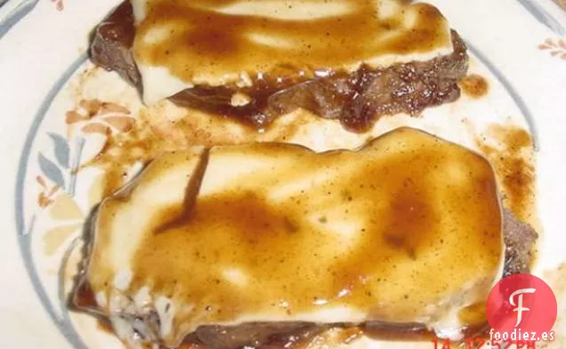 Pastel de Carne Relleno de Queso y Champiñones