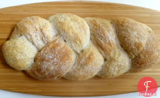 Horneado de Pan: Tres Masas Trenzadas en Una Barra de Pan