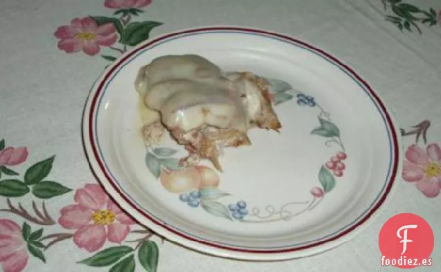 Pollo Suizo con Tocino Fácil en una Olla de cocción Lenta