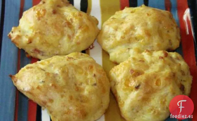 Bollos de Queso Cheddar con Tocino