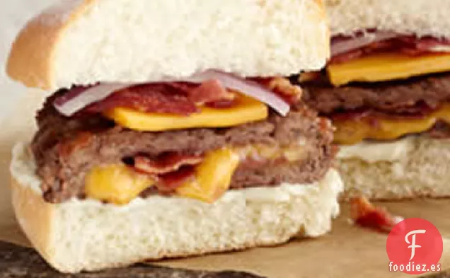 Hamburguesas Rellenas de Tocino con Queso