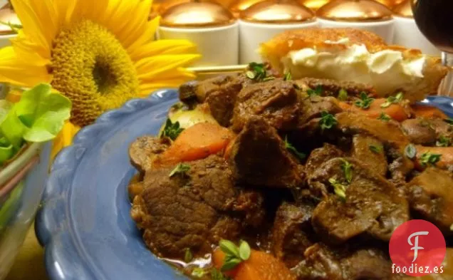 Boeuf En Daube-Estofado Clásico de Borgoña de Ternera Francesa (Bourguignon)