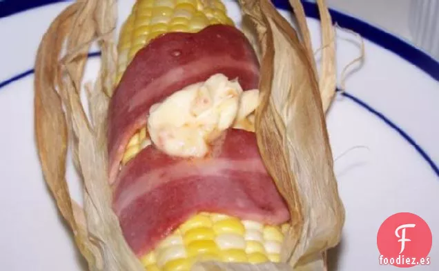 Maíz a la parrilla en la Mazorca con Tocino y Mantequilla de Chile