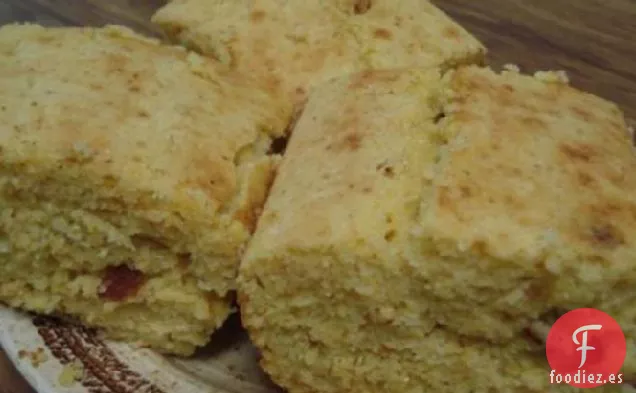 Pan de Maíz con Suero de Mantequilla de Tocino