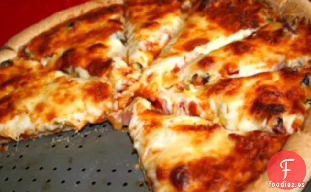 Pizza De Dos Carnes Con Corteza De Trigo