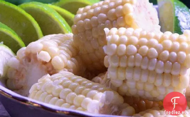 Maíz en la Mazorca Con Lima y Mantequilla Derretida
