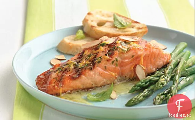 Filetes De Salmón Con Mantequilla De Albahaca De Naranja