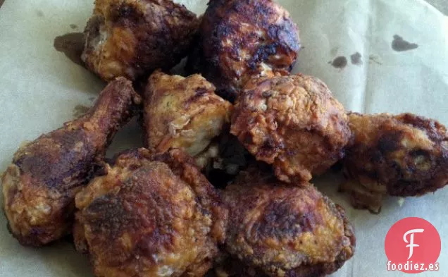 Pollo Frito en Sartén con Suero de mantequilla favorito de ' Dominar el Arte de la Cocina Sureña