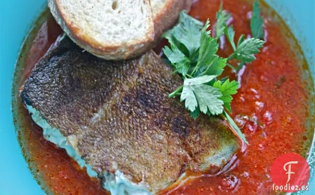 Bacalao al Estilo Español en Caldo de Chorizo y Tomate