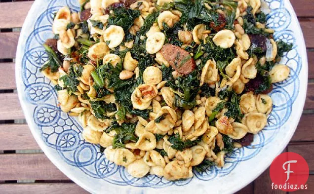 Orecchiette Con Salchicha Y Col Rizada