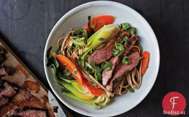 Salteado de Carne y Soba