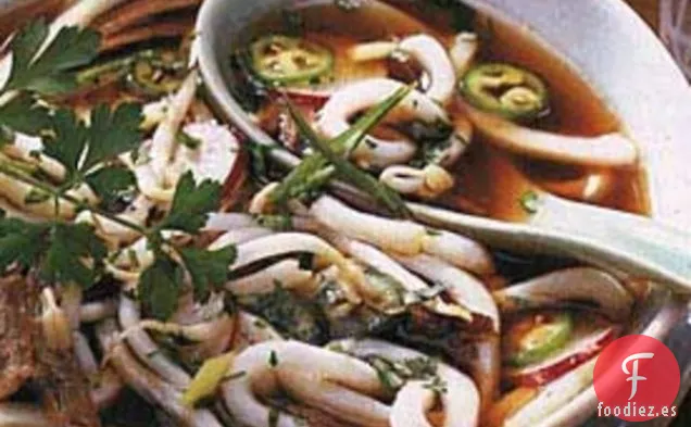 Sopa Picante Vietnamita de Carne de Res y Fideos