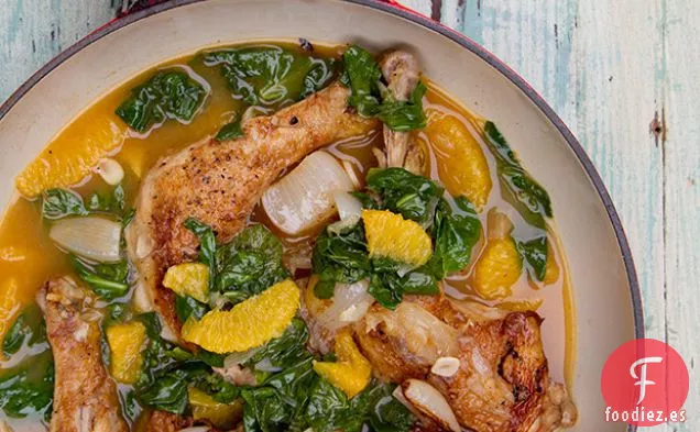 Pollo con Vinagre de Caña con Cebollas Perladas, Naranja y Espinacas