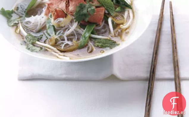 Sopa de Fideos de Ternera al Estilo Vietnamita