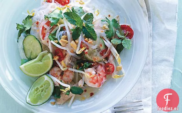 Ensalada Tailandesa de Fideos con Pollo y Camarones