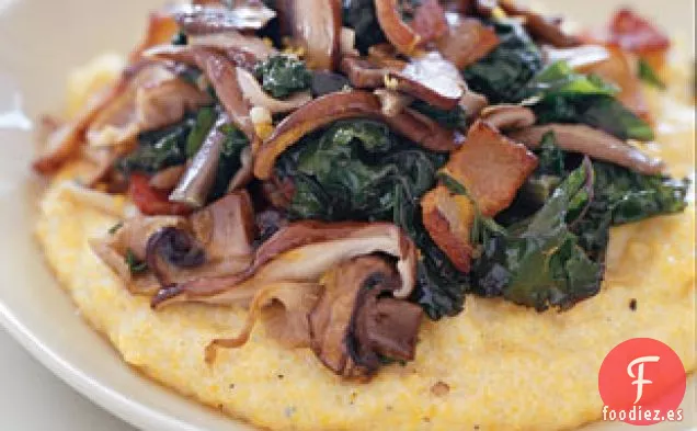 Col Rizada Y Champiñones Con Polenta Cremosa
