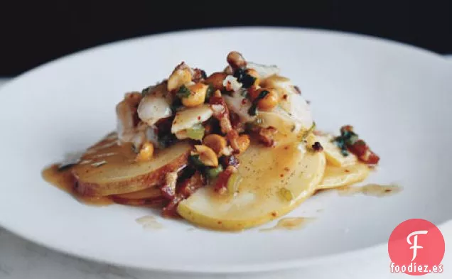 Ensalada de Manzana y Tocino Ahumado con Lichis y Nueces de Chile