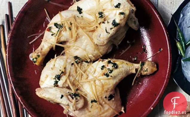 Pollo al Vapor con Salsa Especial de Abanico Xiao