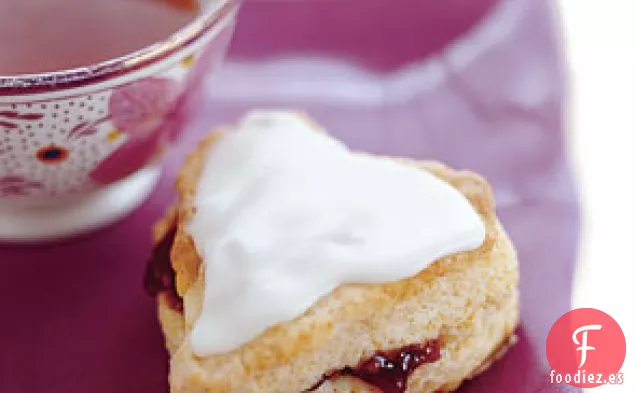 Bollos de Corazón de Frambuesa Glaseados