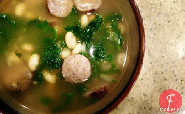 Sopa De Col Rizada Y Frijoles Blancos