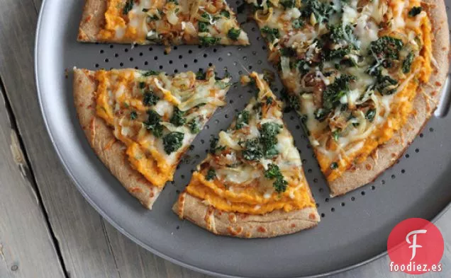 Pizza De Batata Con Col Rizada Y Cebollas Caramelizadas