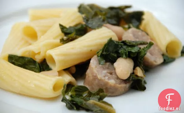 Rigatoni Con Salchicha, Col Rizada Y Frijoles Blancos