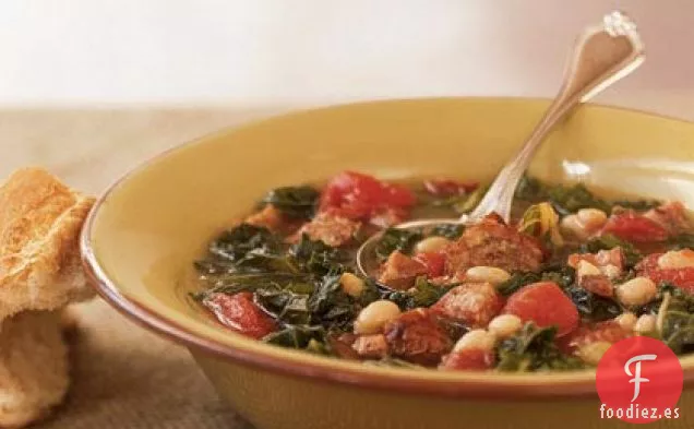 Sopa de Salchichas, Col Rizada y Frijoles