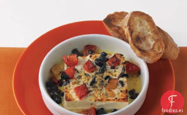 Queso Feta Asado con Aceitunas y Pimientos Rojos