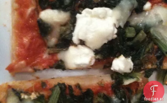 Semana De La Pizza: Pizza De Queso De Cabra Y Col Rizada