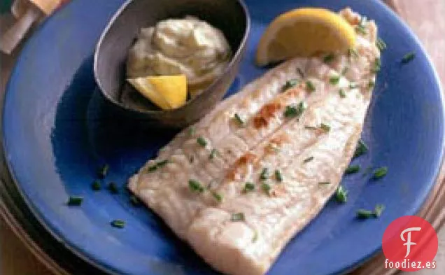 Lucioperca A La Parrilla Con Salsa Tártara Picante