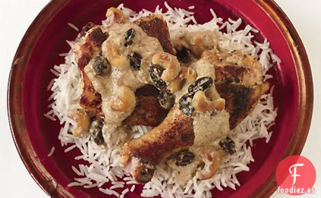 Pollo Cocido al yogur con Anacardos y Pasas
