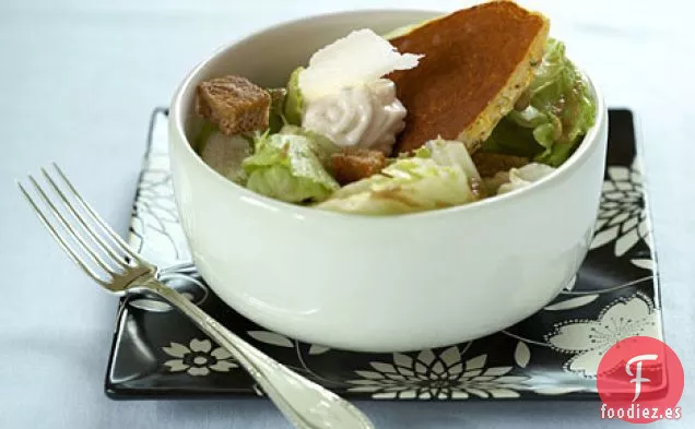 Ensalada César Ananda con Panqueque de Garbanzos y Harina de Maíz