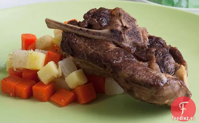 Chuletas de Hombro de Cordero Estofadas con Tubérculos