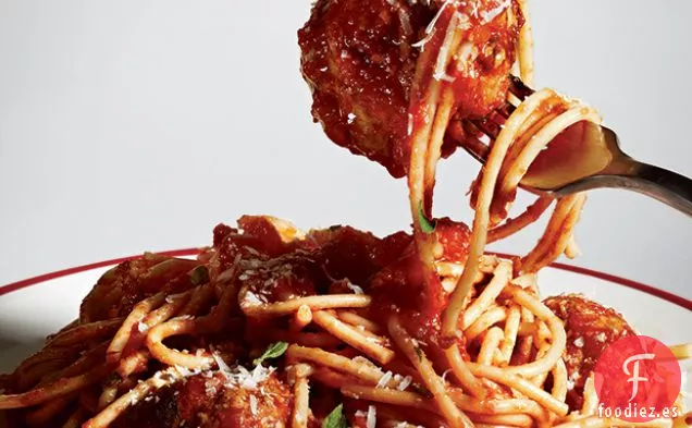 Espaguetis y Albóndigas all'Amatriciana