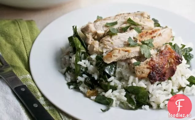 El Mejor Pollo A La Parrilla De Interior Con Ensalada De Col Rizada Y Arroz
