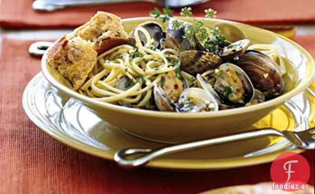 Almejas al Vapor con Pasta