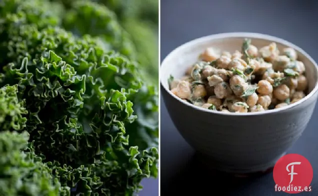 Sopa De Espinacas y Col Rizada Con Garbanzos Aderezados Con Tahini