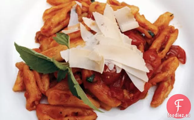 Pasta Hecha a mano con Panceta, Tomates Cherry y Hierbas