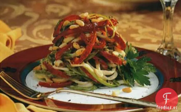 Linguini con Pimientos Rojos, Cebollas Verdes y Piñones
